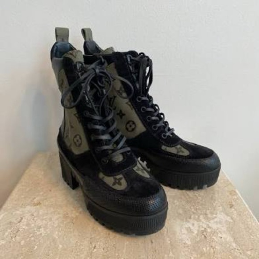 Trendy Black and Green Women's Combat Boots